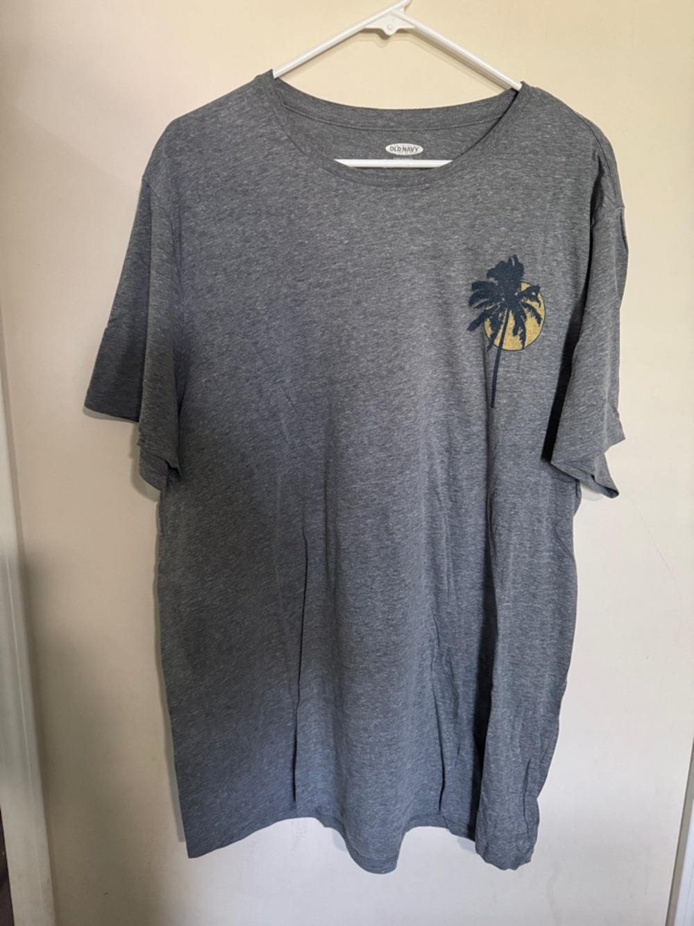 Old Navy Gray Short-Sleeve Tee with Navy Palm and Yellow Sun Graphic